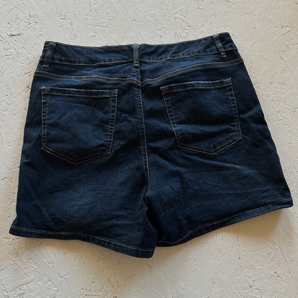 Dakota Blue Jean shorts Size 12 - Picture 6 of 13